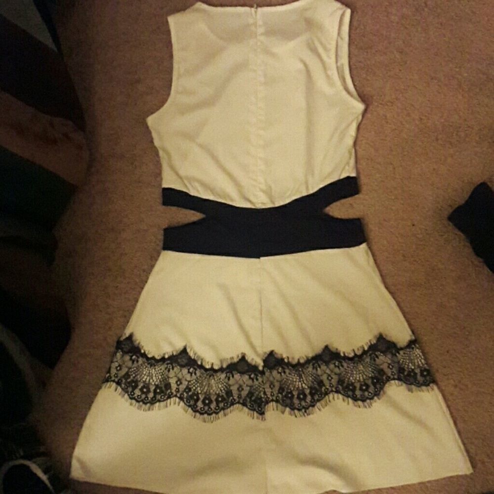 Dress - Picture 2 of 4